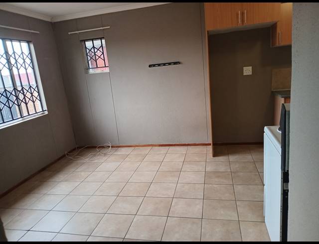 2 BEDROOM FREESTANDING TO LET IN COSMO CITY